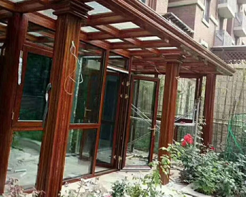 太原半山國際和伏地別墅小區制作鋁合金斷橋陽光房